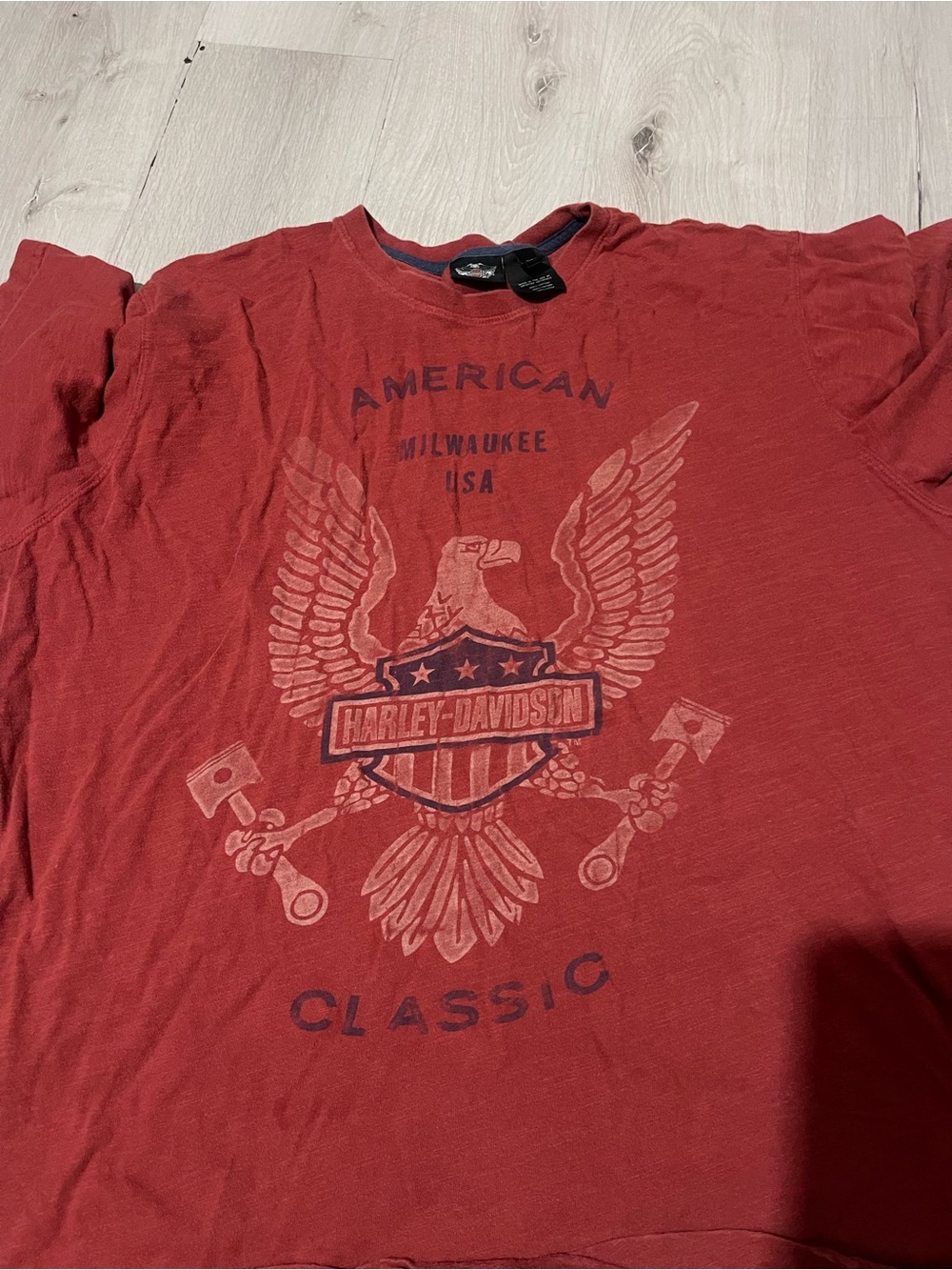 Vintage Harley-Davidson Men's Red Classic Eagle Graphic Shirt